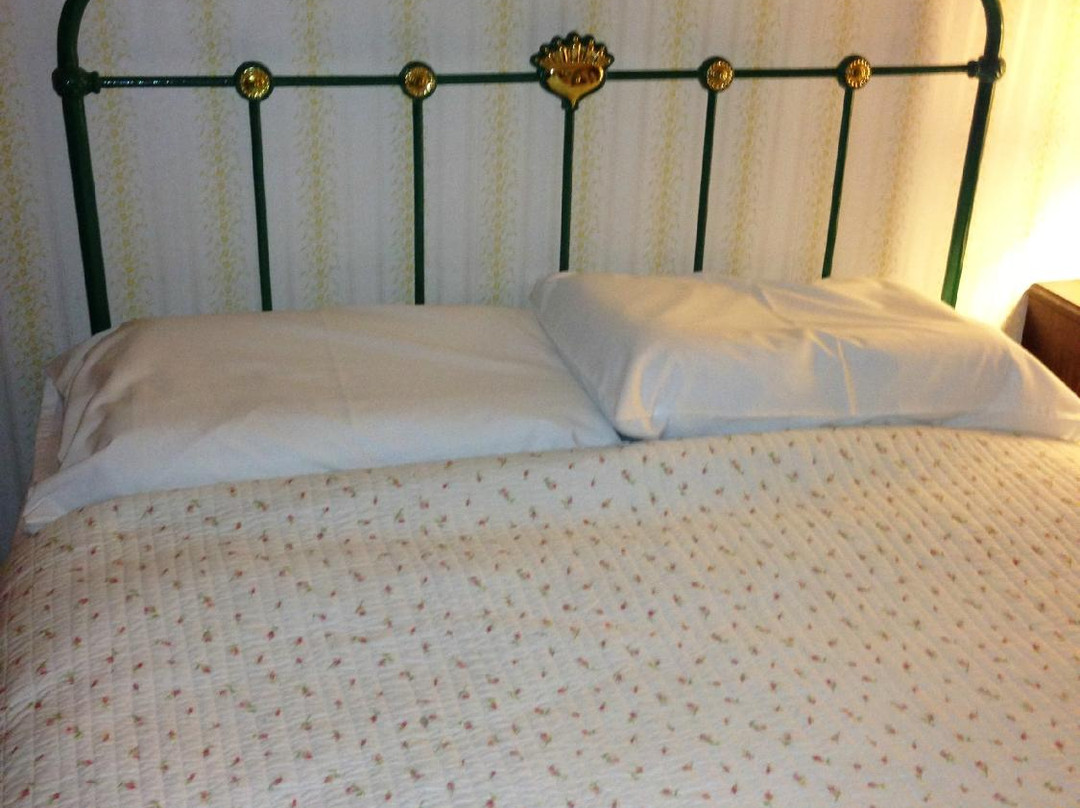 Ovens Happy Valley Hotel主图