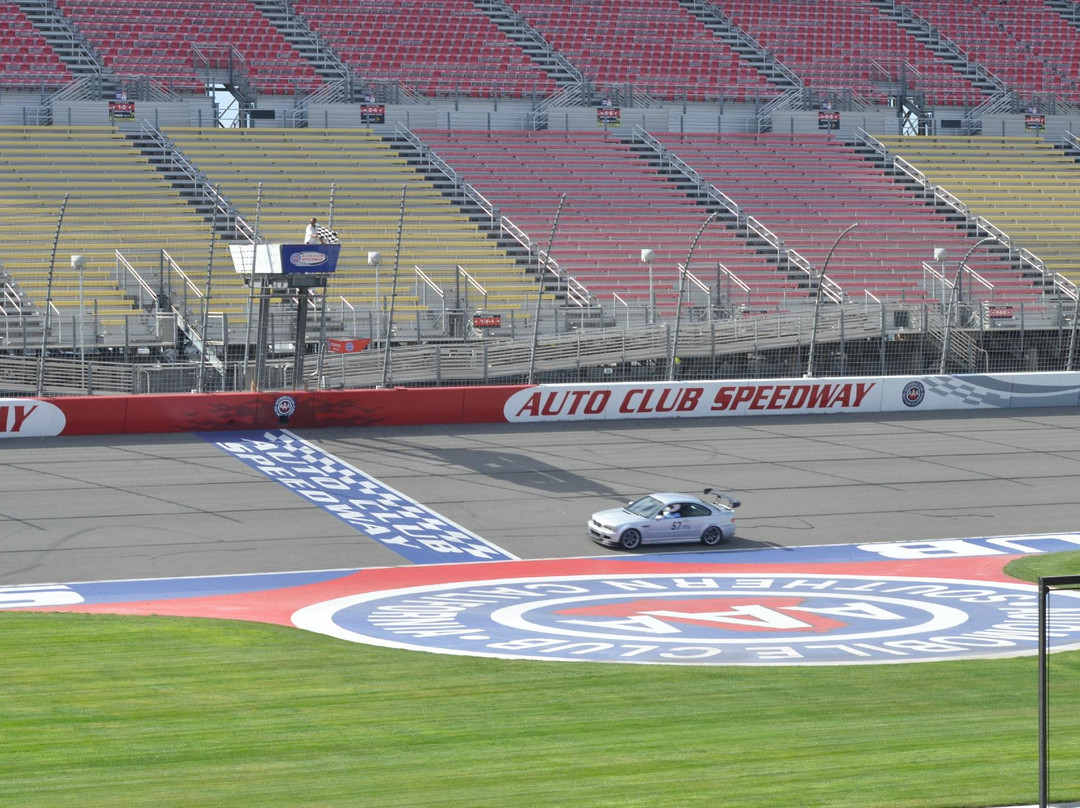 Auto Club Speedway-方塔纳必去景点