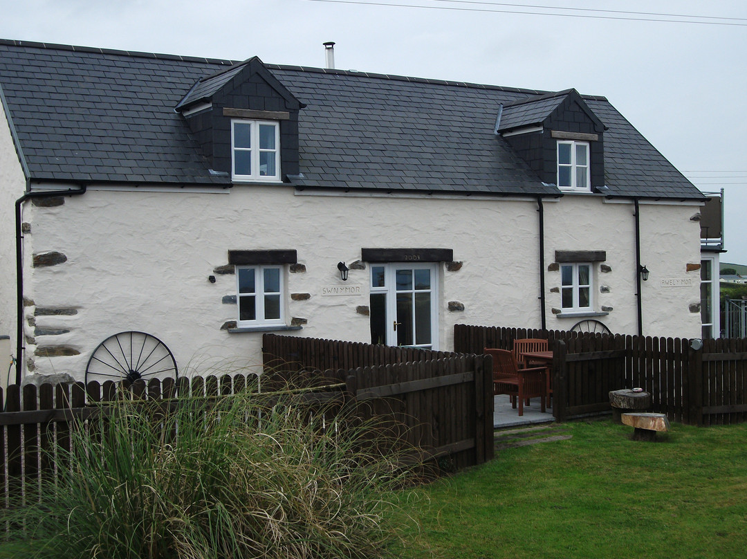 Bigni Holiday Cottages Mwnt