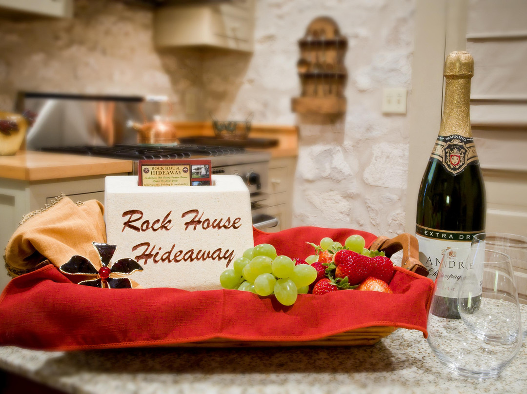 Rock House Hideaway主图