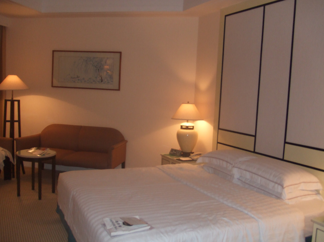 海南君华海逸酒店（海口万绿园万象城店）主图