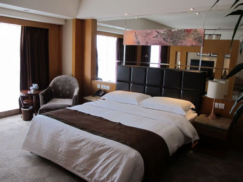 世纪金源大饭店主图