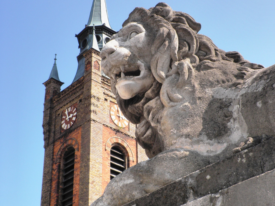 Waisenhaus-Kirche-默德林必去景点