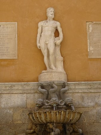 Fontana di Saturno di Trapani-特拉帕尼省必去景点