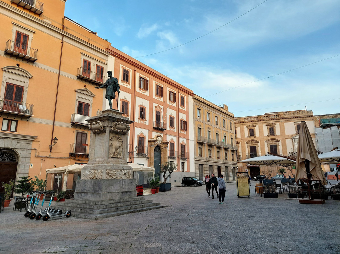 Piazza Bologni-巴勒莫必去景点