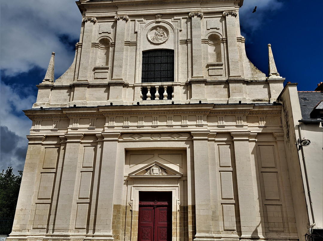Chapelle Saint-Yves-瓦讷必去景点