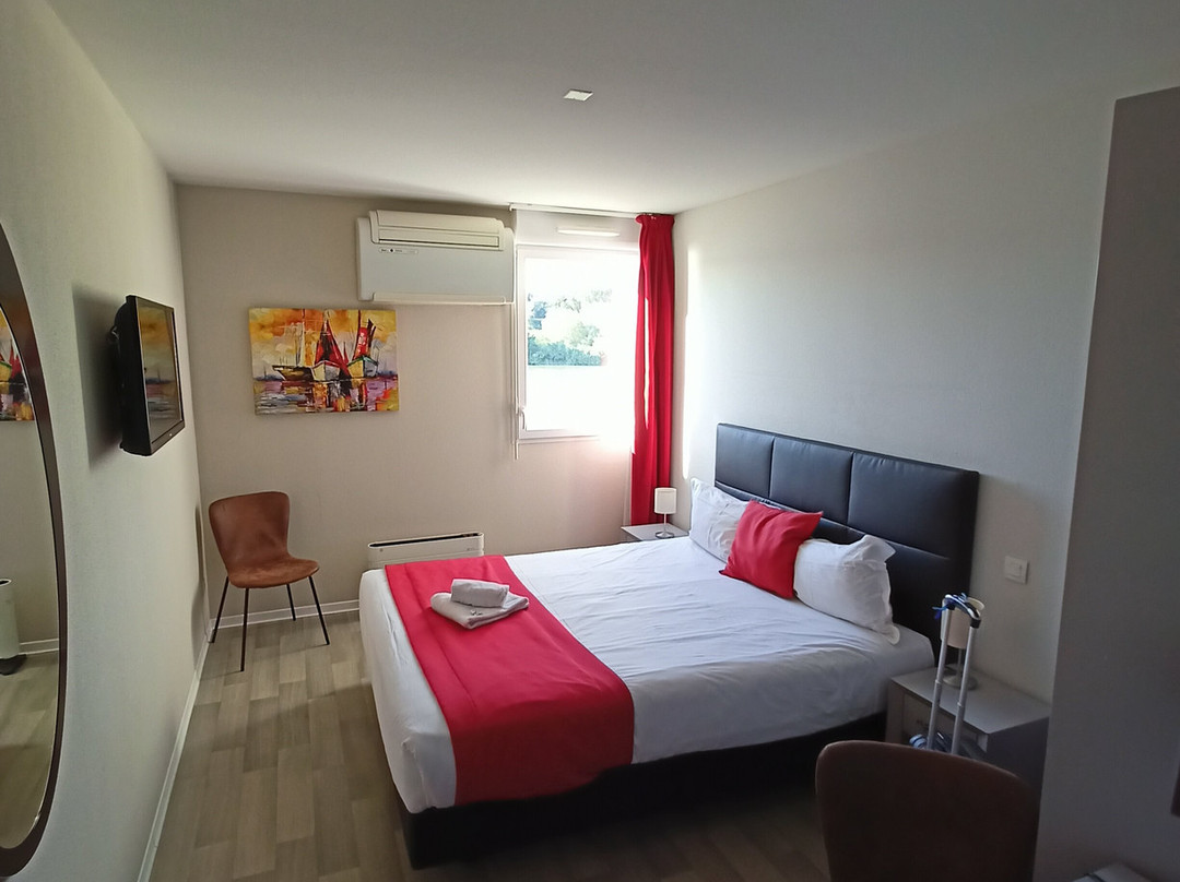 Adonis Hotel Bayonne主图