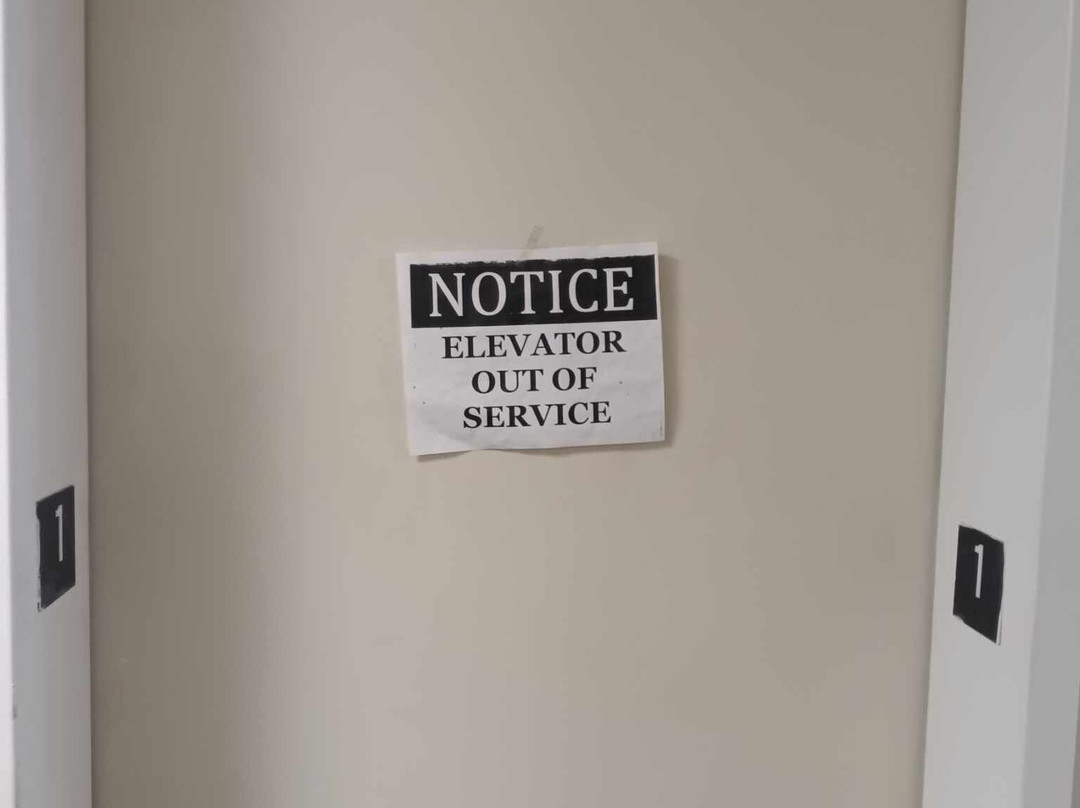 Super 8 by Wyndham Huntington主图