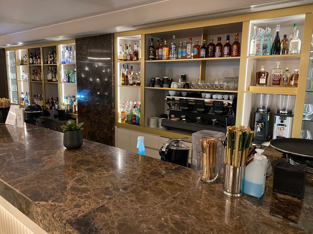 皇宫大酒店主图