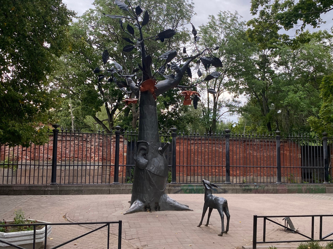 Wish Tree Sculpture景点图片