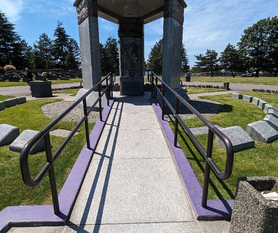 Jimi Hendrix Memorial-伦顿必去景点