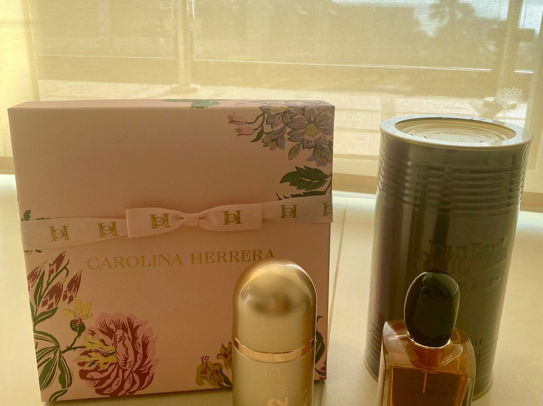 Maggy's Main Street - Perfumery & Salon景点图片