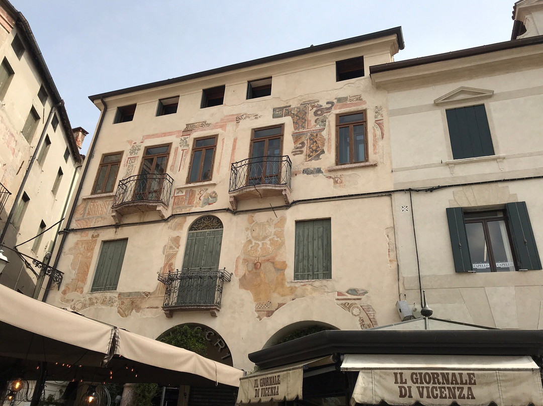Piazza Libertà景点图片