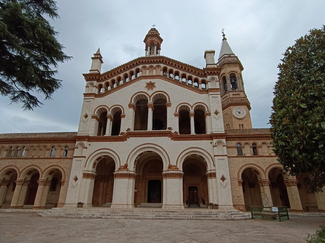 Santuario Beata Vergine Addolorata-奥西莫必去景点