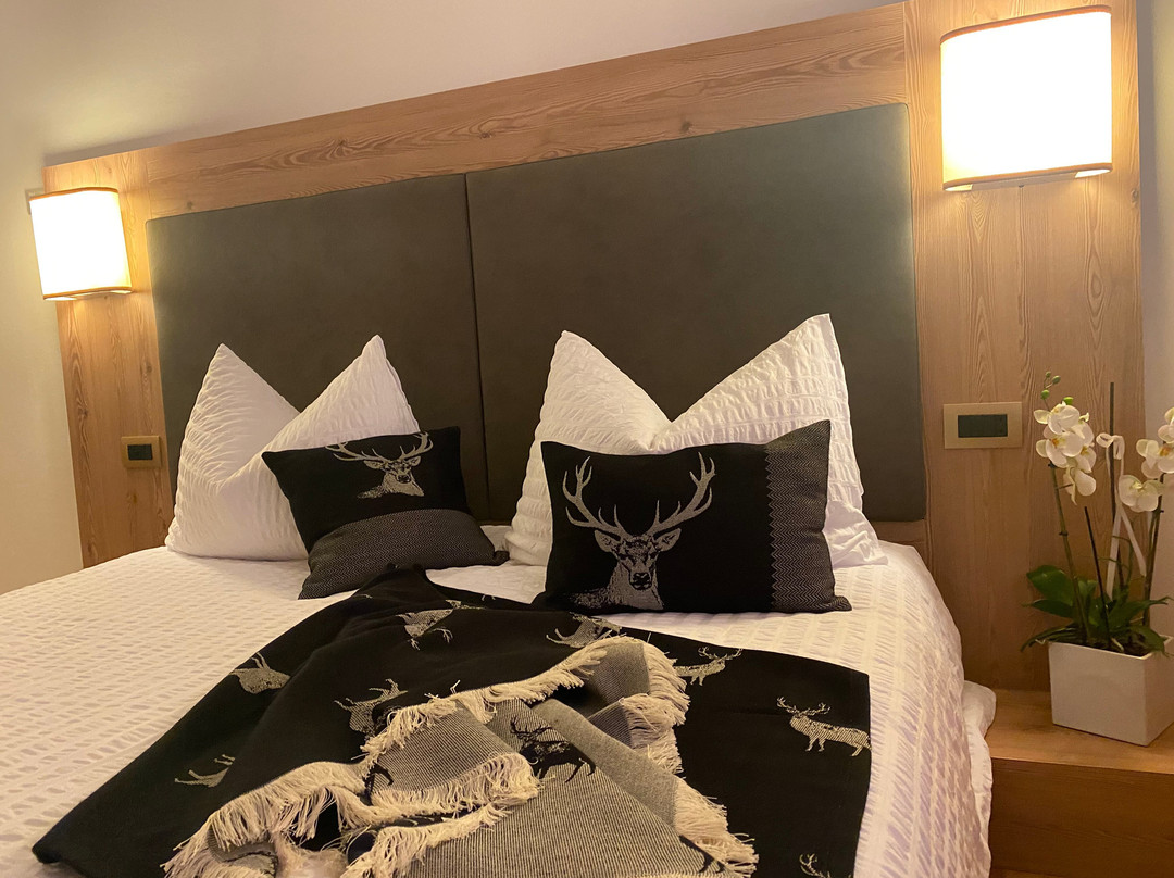 Fai della Paganella酒店住宿-Hotel Arcobaleno