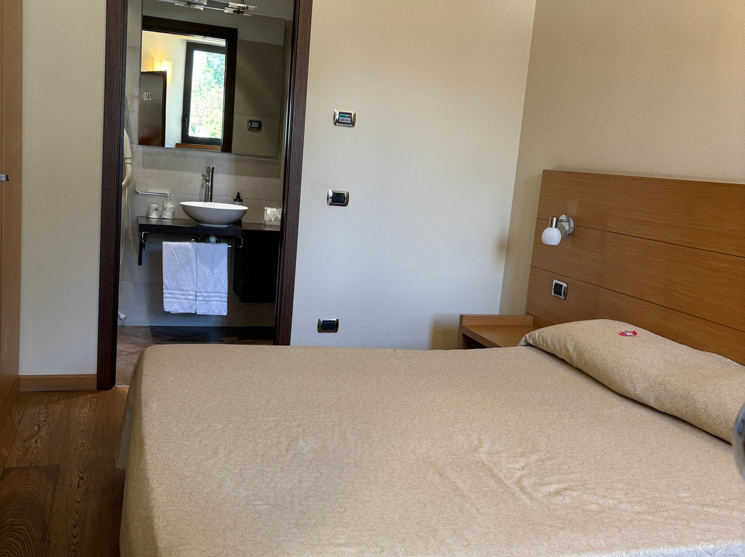 Hotel Lovere Resort & Spa主图