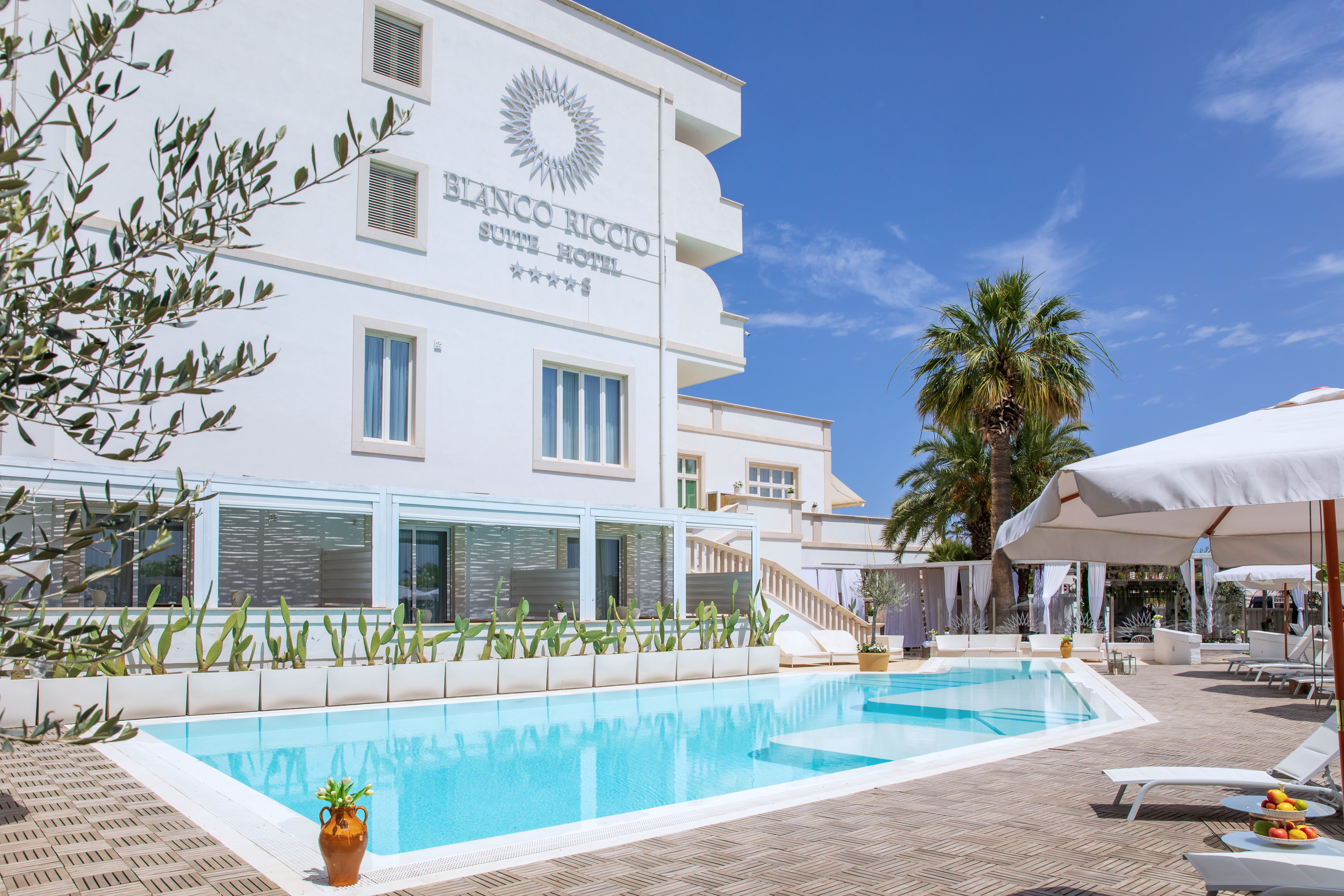 Bianco Riccio Suite Hotel-泳池