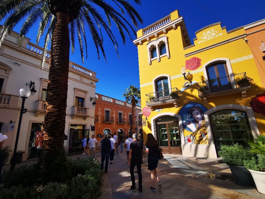 La Roca Village景点图片