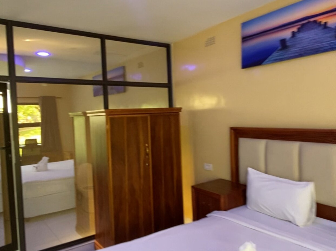 Waterfront Resort Hotel主图