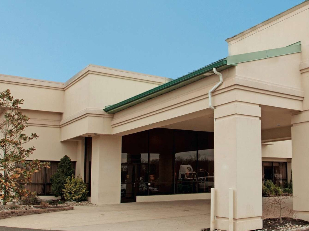 Ramada by Wyndham Fairfield NJ