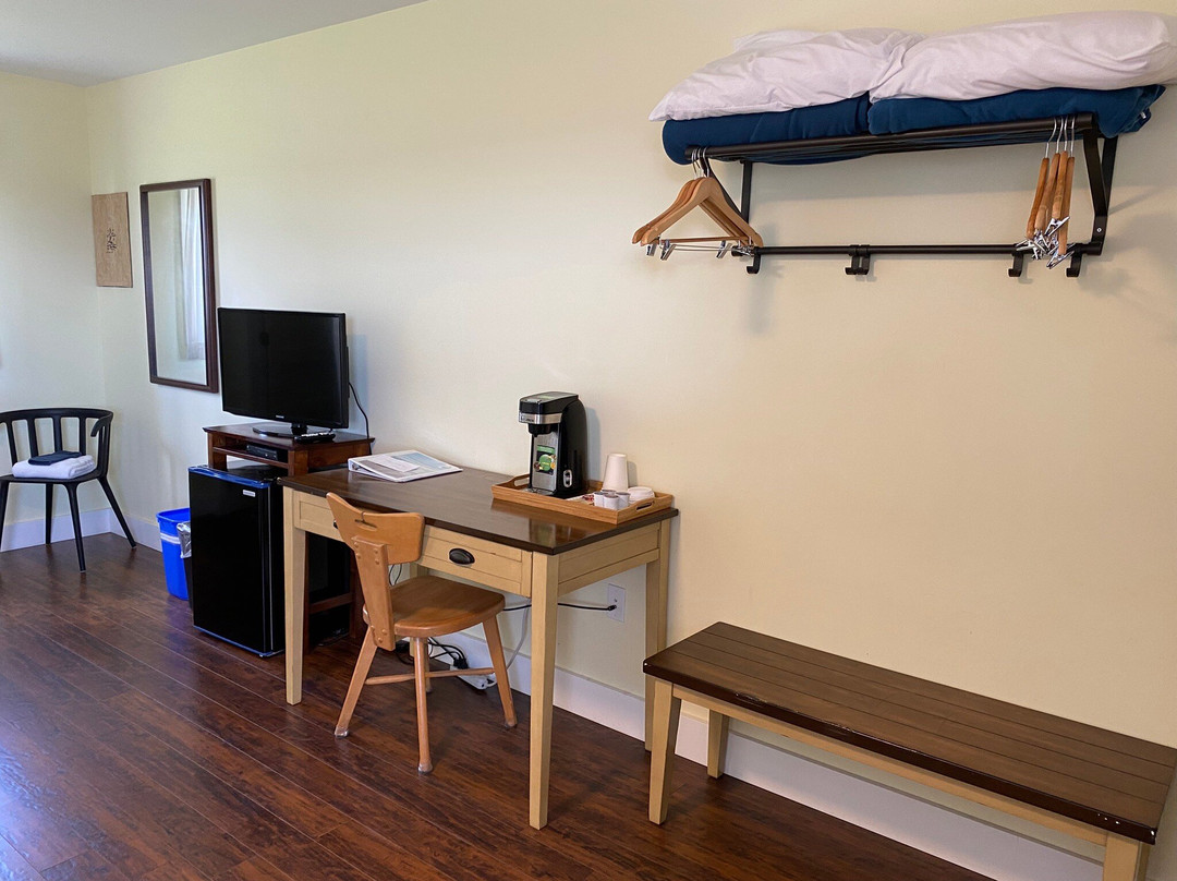 Lighthouse and Beach Motel主图