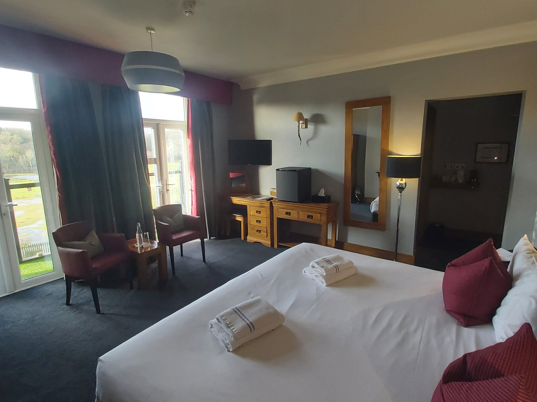 巴尔默草坪酒店主图