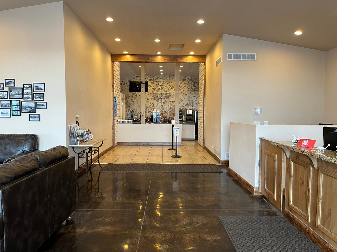 Dinosaur Inn & Suites主图