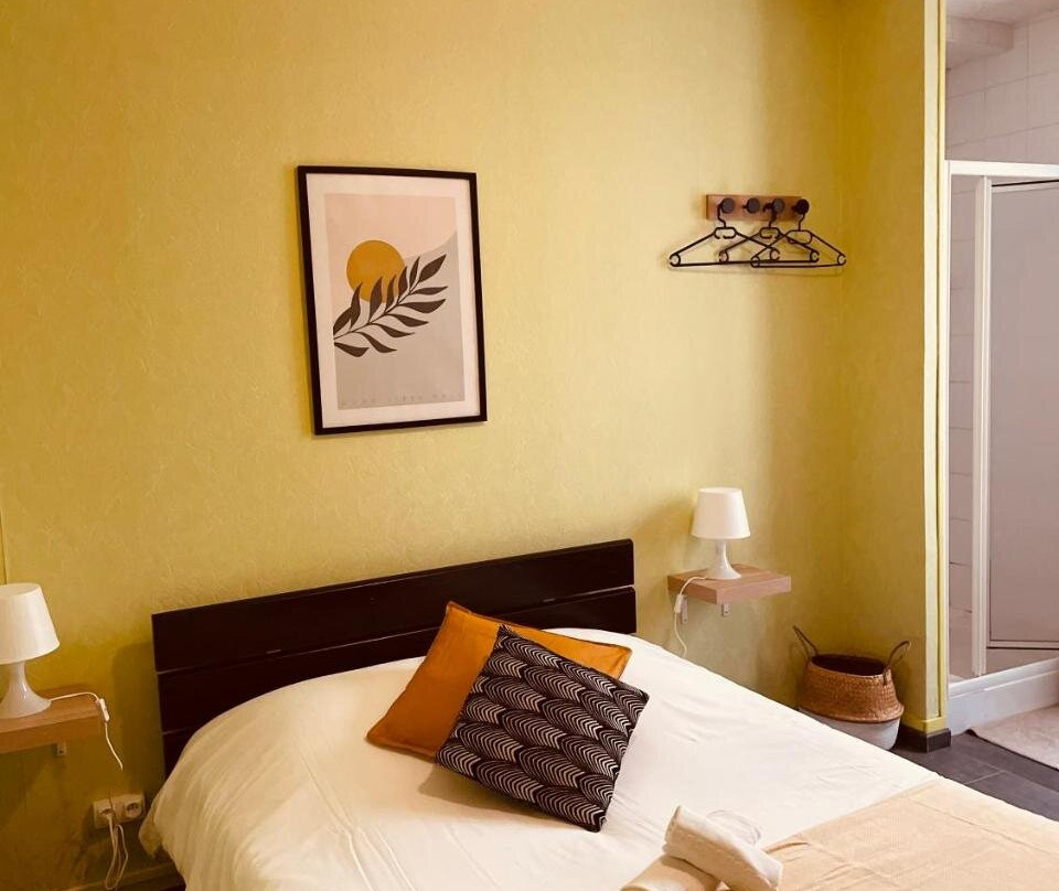 La Chapelle-aux-Naux酒店住宿-Bar du Marché