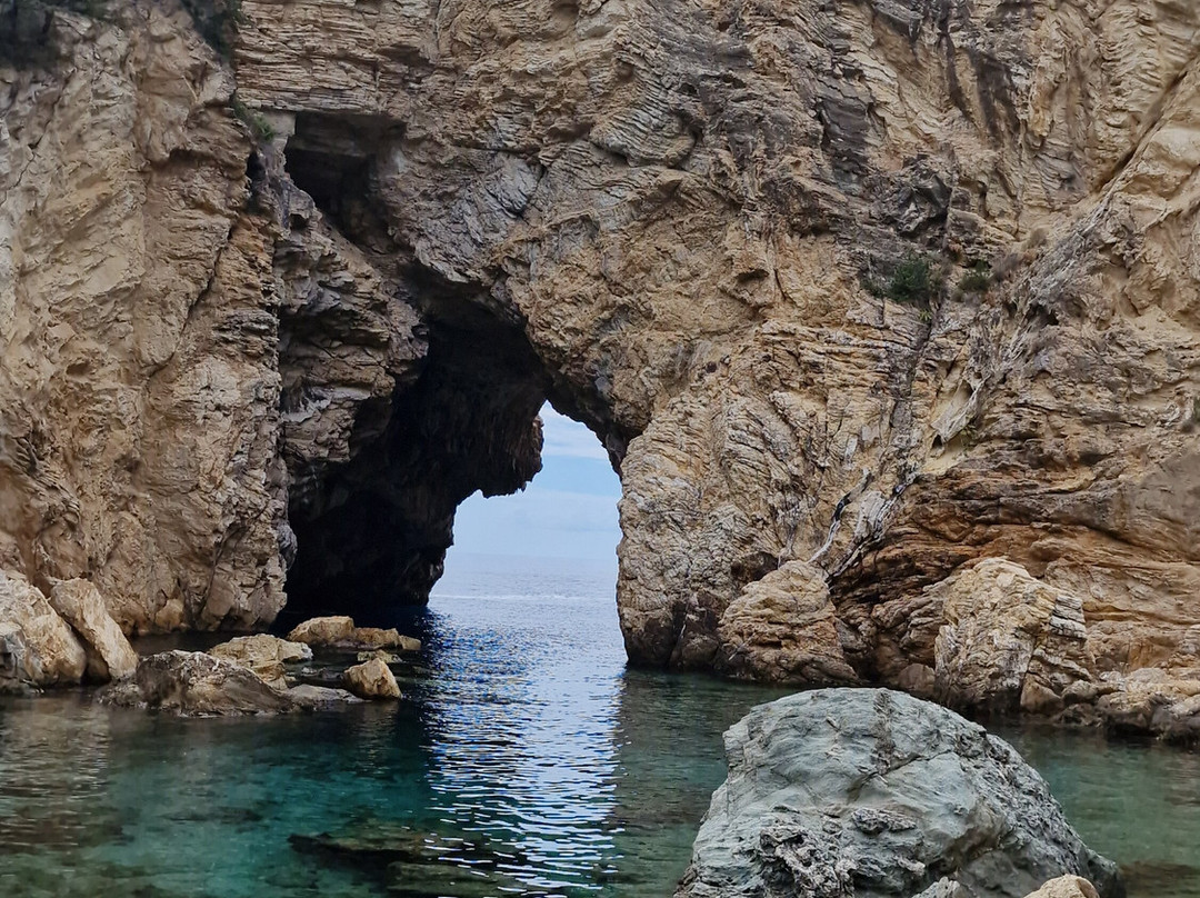 Gazipasa Delik Deniz Kral Cove景点图片