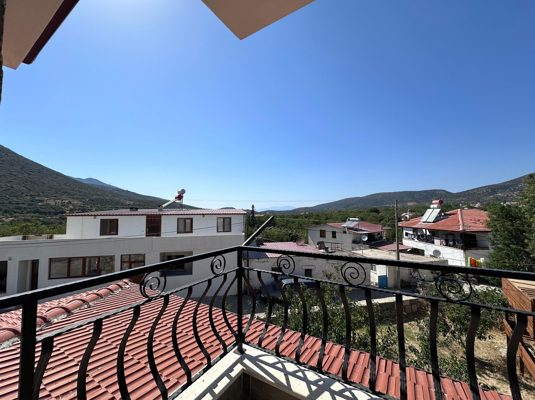 Knidos Apart