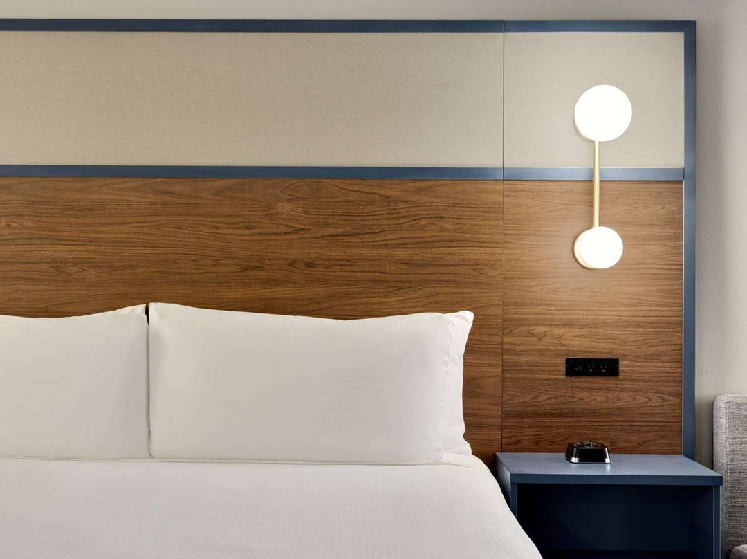 AmericInn by Wyndham Lincoln South