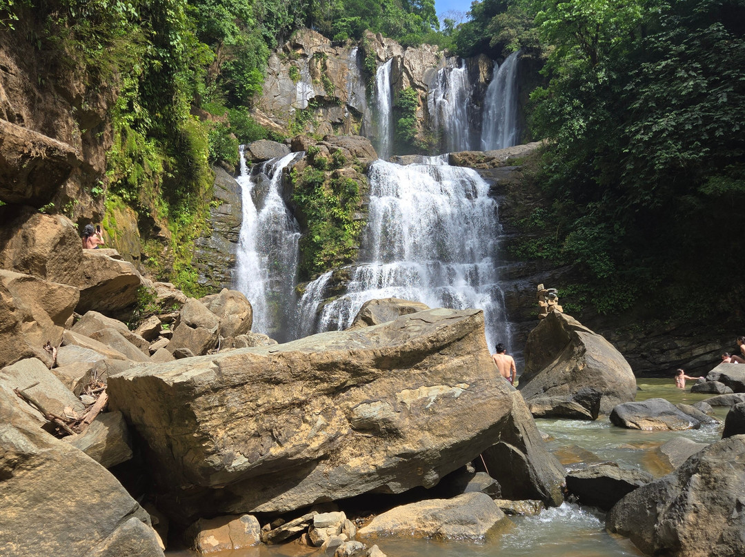 Nauyaca Waterfall Nature Park景点图片