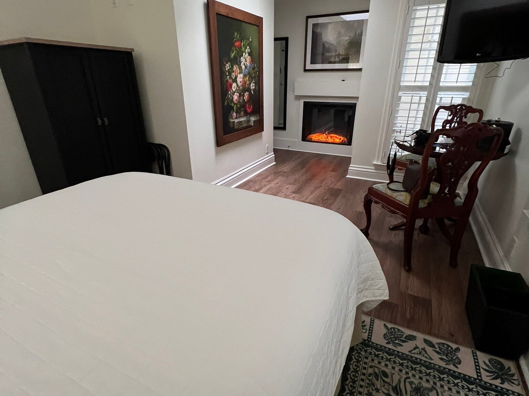 The Bergson, Bw Signature Collection主图