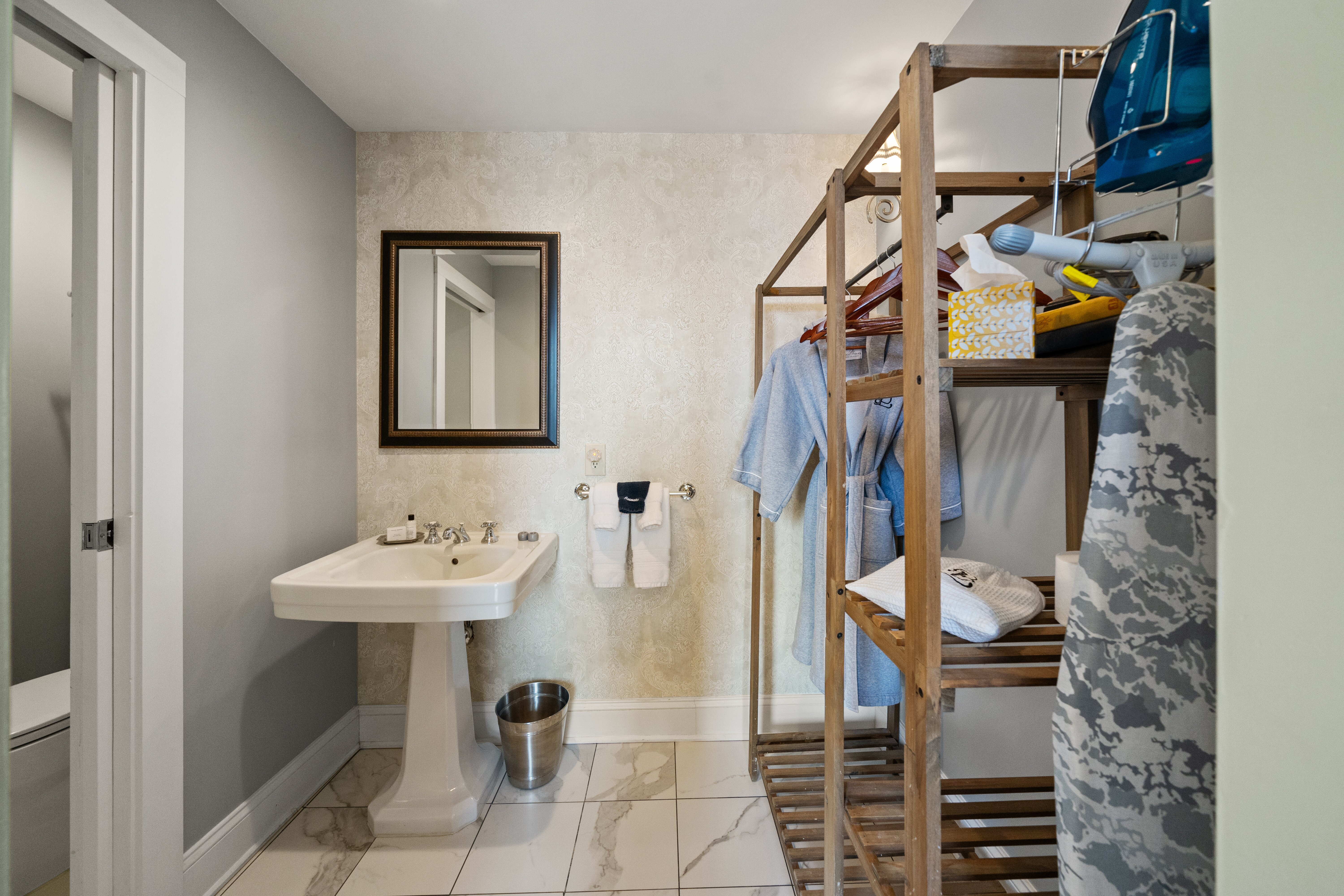 Belva Lockwood Inn-浴室