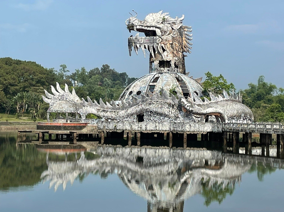 Abandoned Water Park-顺化必去景点