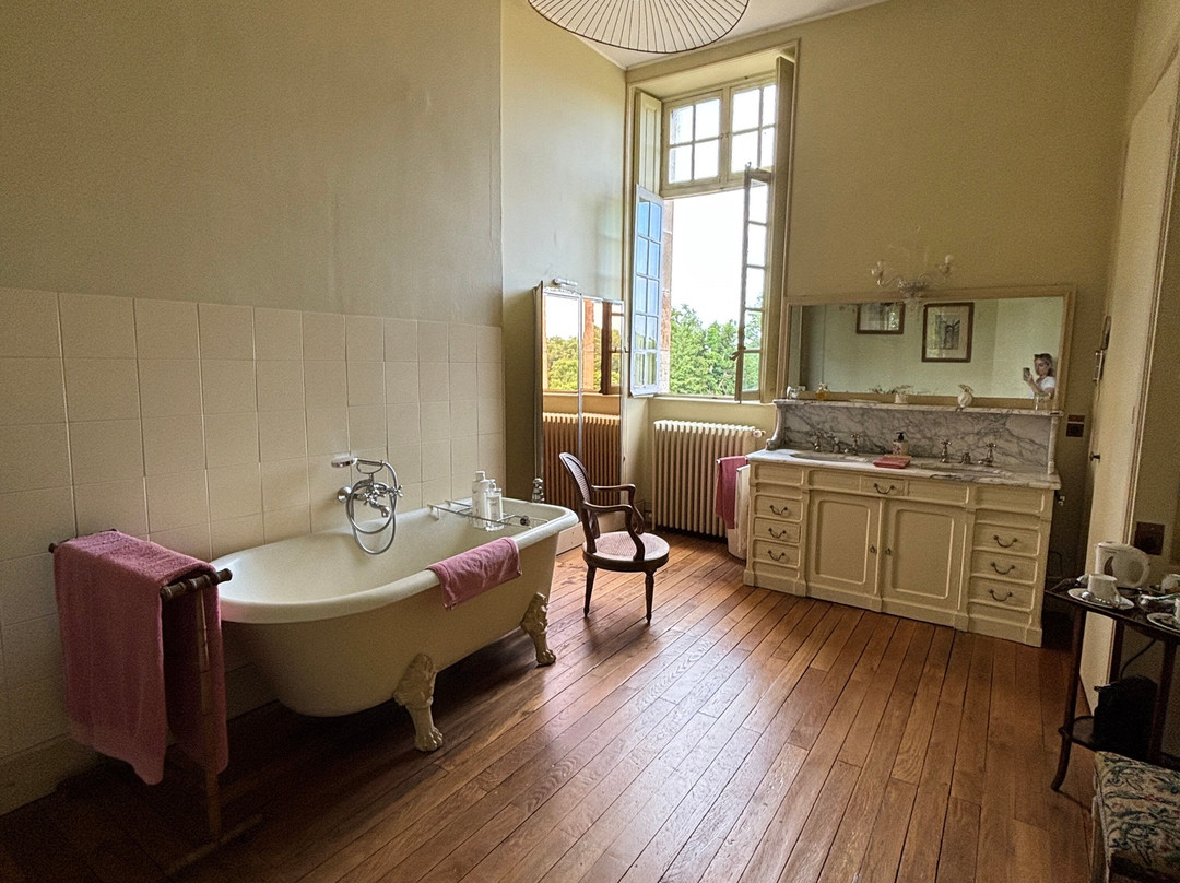 Abbaye de la Ferté-索恩河畔沙隆必去景点