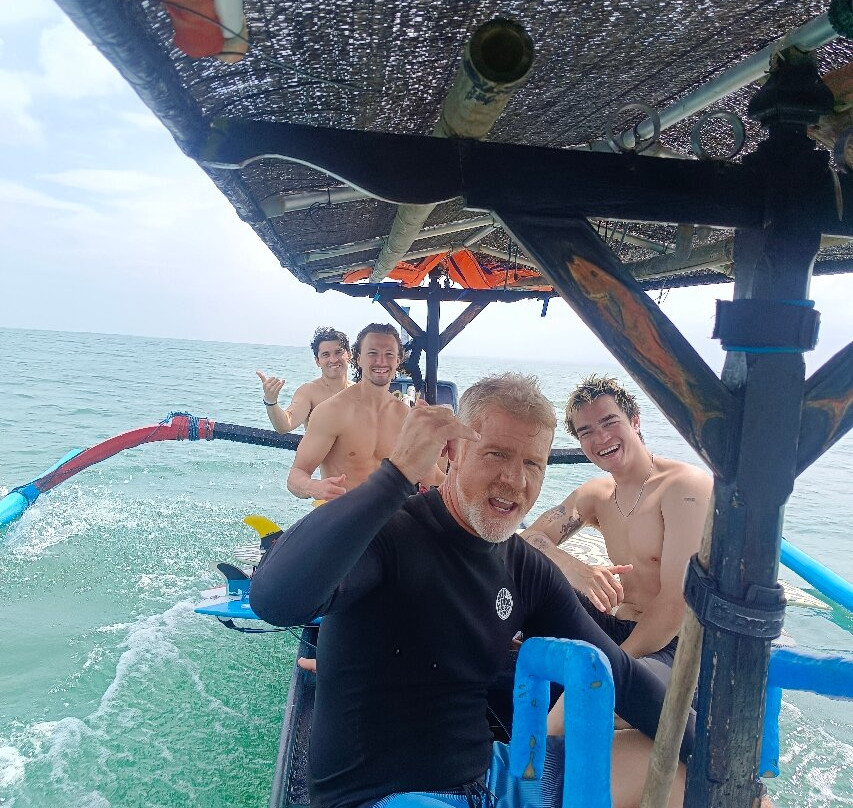 Bali Surf Tours-登巴萨必去景点