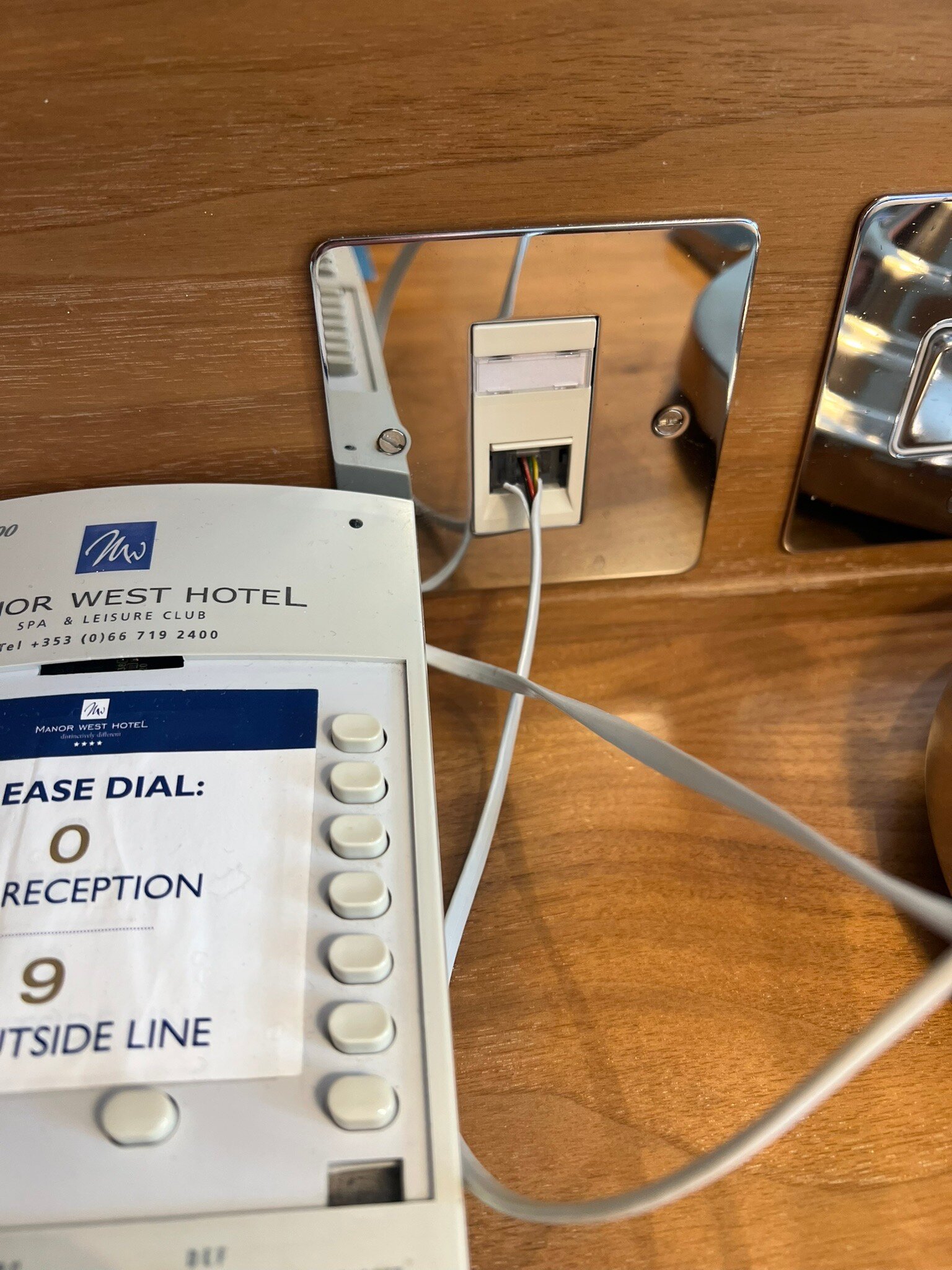 Manor West Hotel-官方