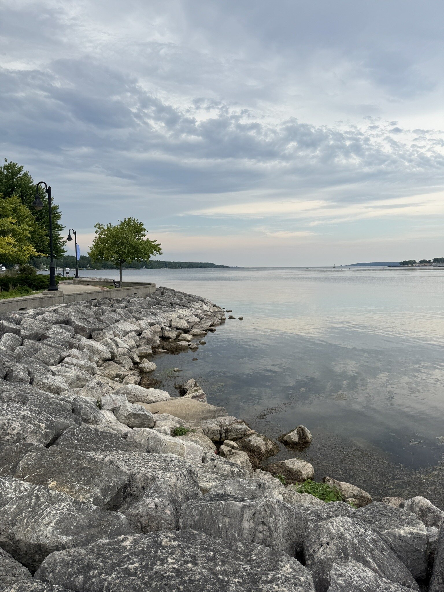 Bridgeport Waterfront Resort-官方
