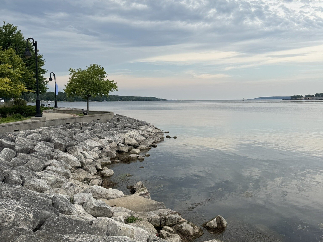 Bridgeport Waterfront Resort主图