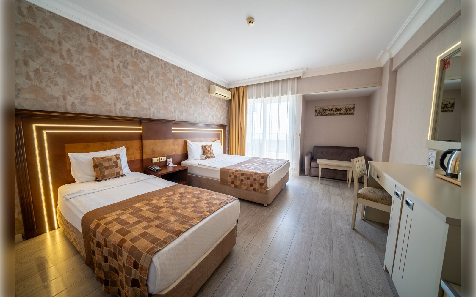 Garden Of Sun Hotel-泳池