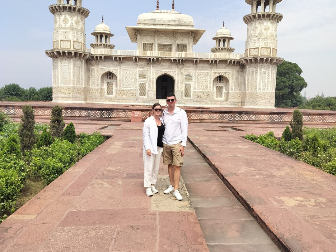 Taj Castle Tour & Travels-阿格拉必去景点