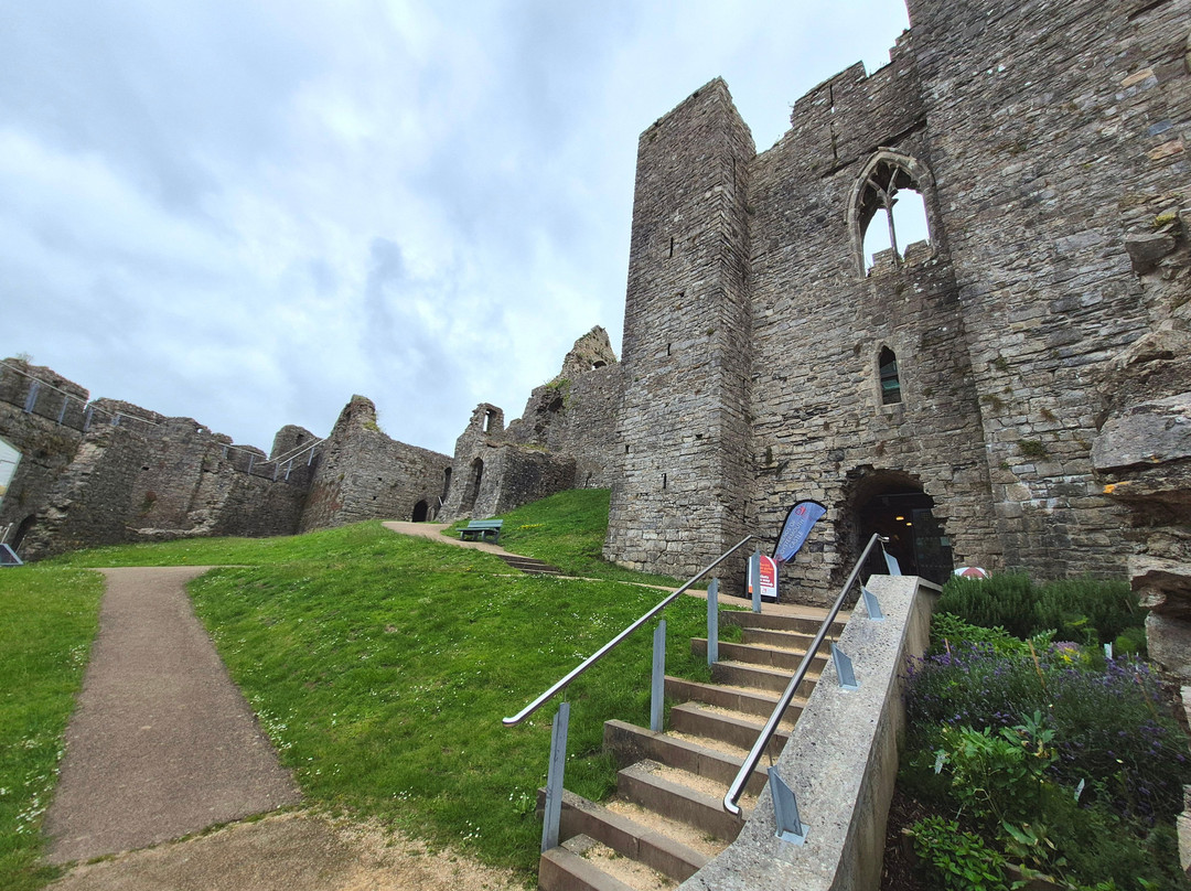 Oystermouth Castle-Mumbles必去景点