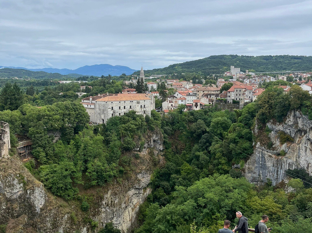 Zip Line Pazinska Jama-Pazin必去景点
