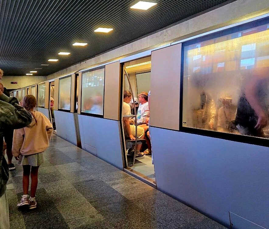 New Athos Cave-New Athos必去景点