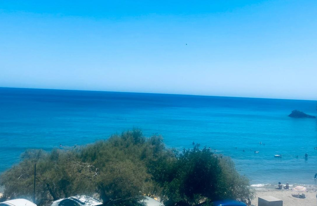 Paralia Polyrizos-Rodakino必去景点