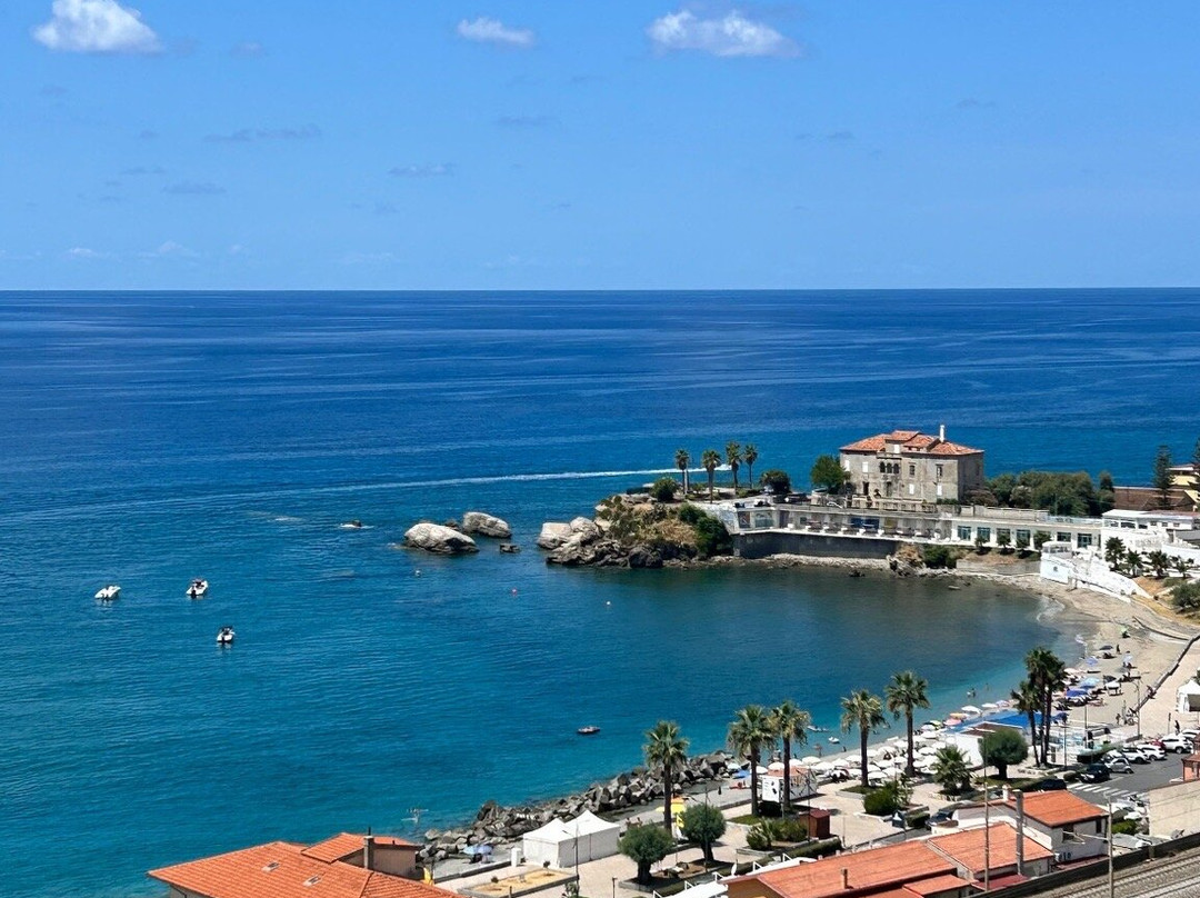 布嘉维雷皇宫酒店主图