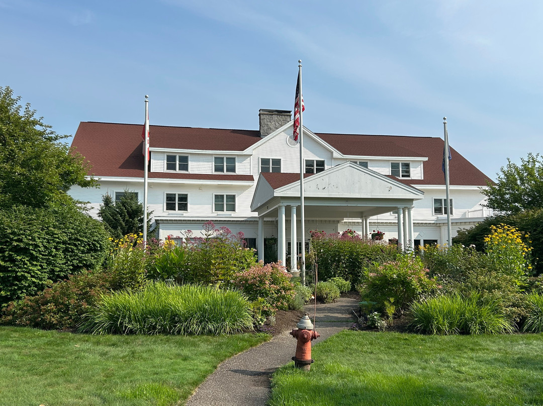 怀特山度假酒店主图