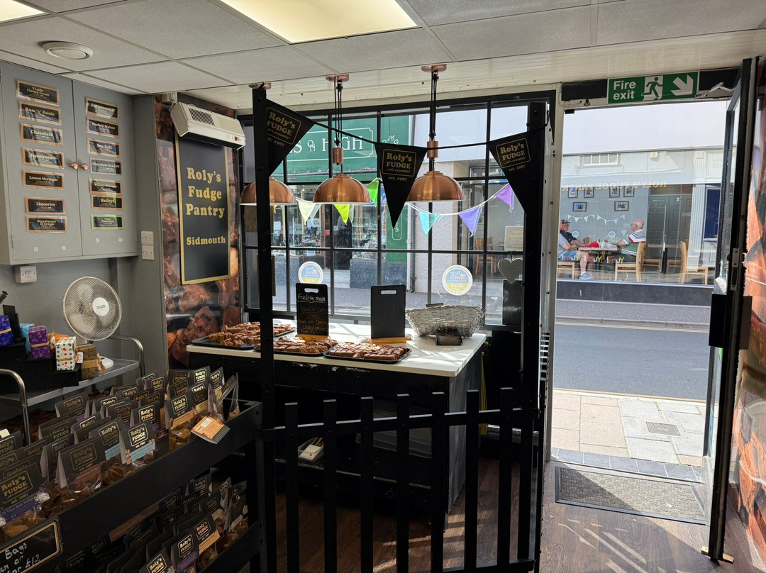 Rolys Fudge Shop-莱姆里杰斯必去景点