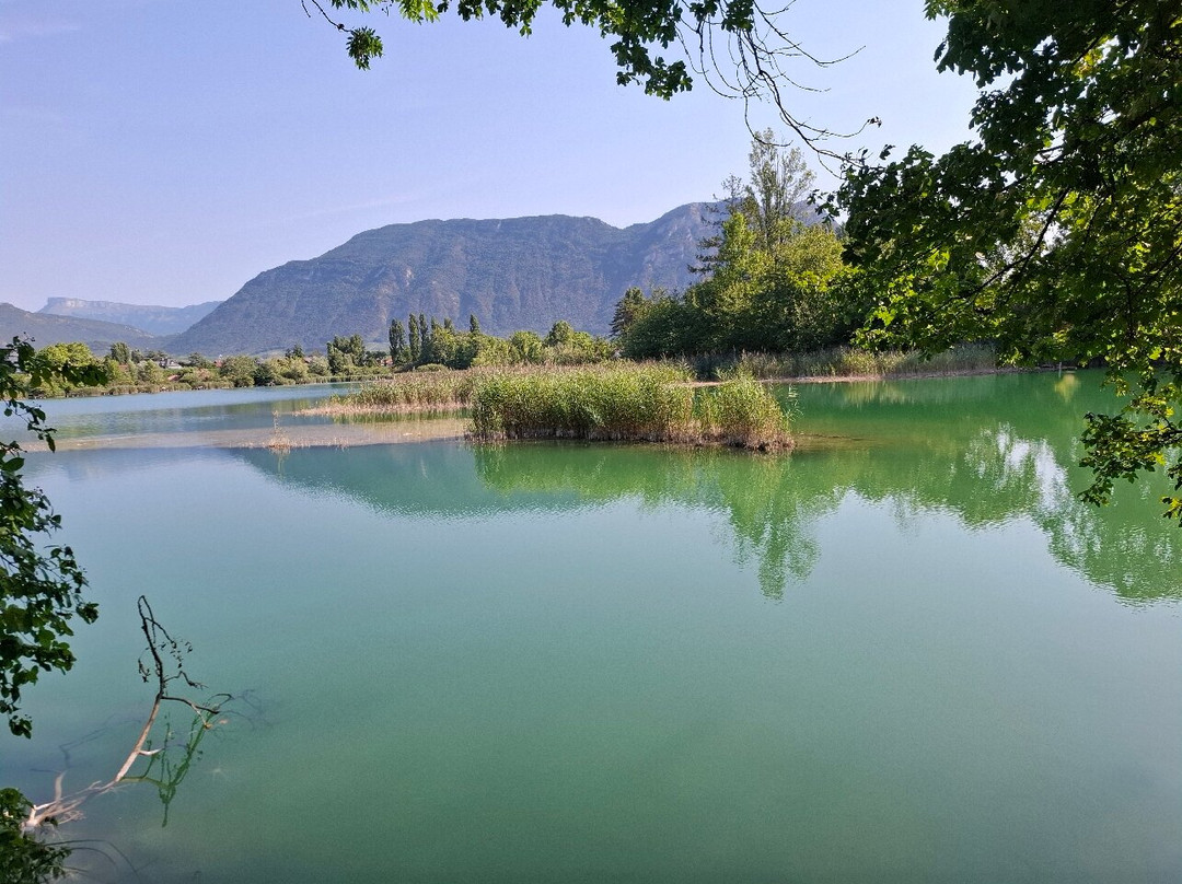 Lac de Saint-André-Les Marches必去景点